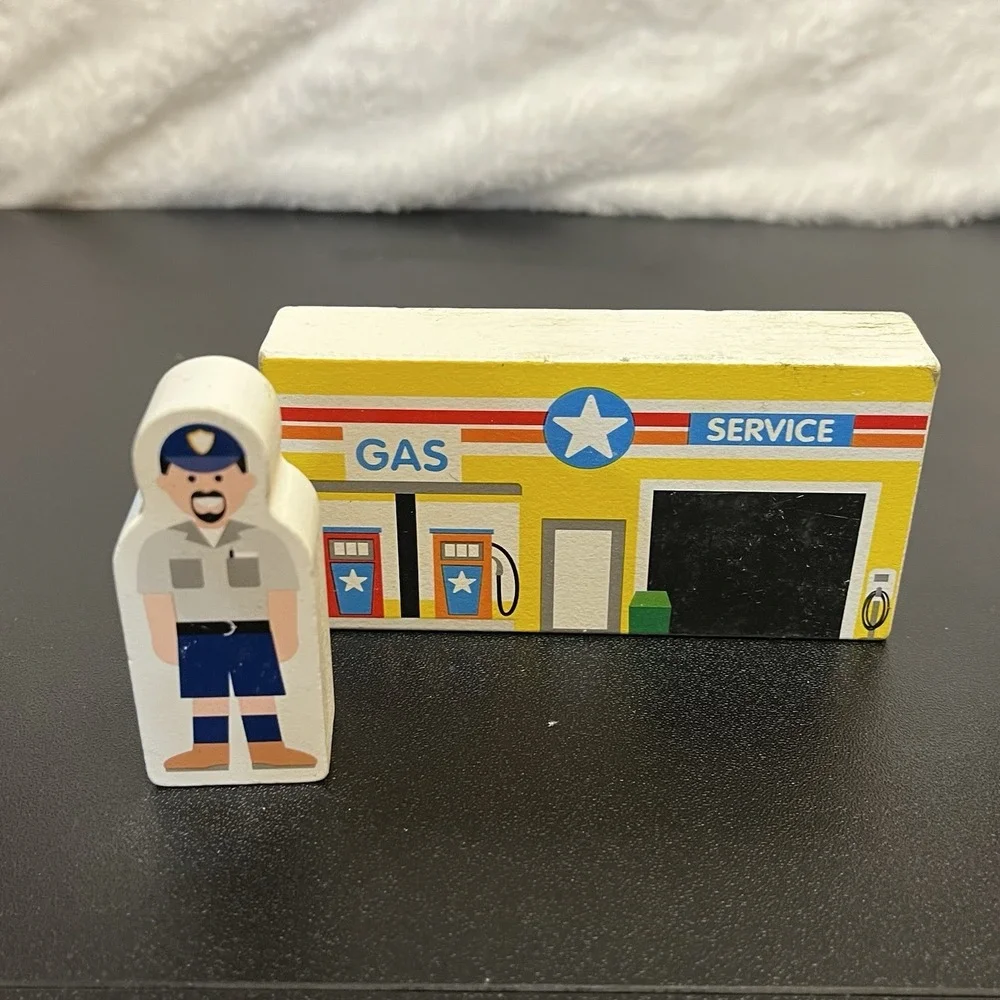Melissa and Doug Wooden Town Play Set Gas Station Recycling Center Trucks People